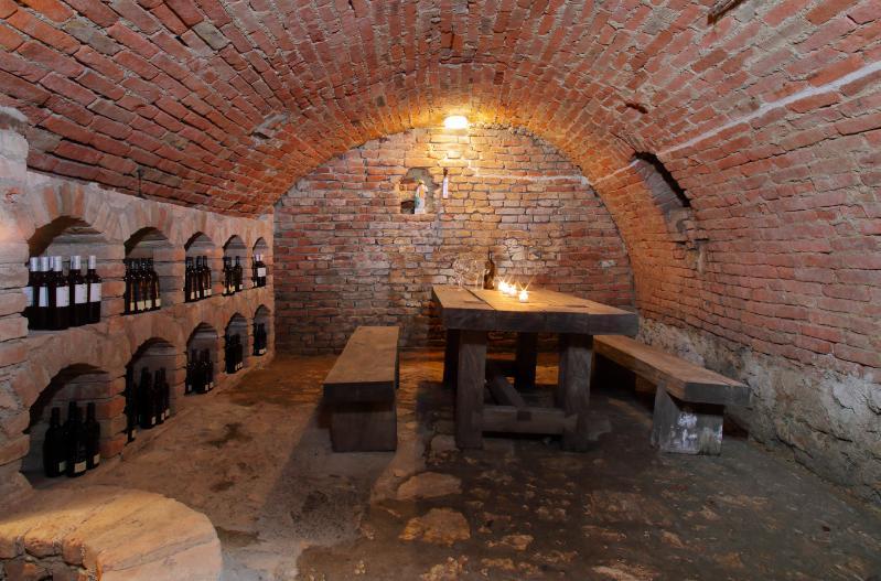 Penzion Husa Микулов Экстерьер фото